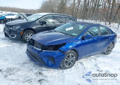 2023 Kia Forte Lxs z USA, uszkodzony, nr VIN 3KPF24AD5PE585804